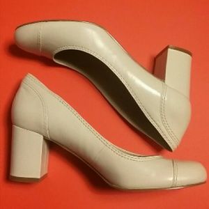 *NWOB* NineWest Creme Pump